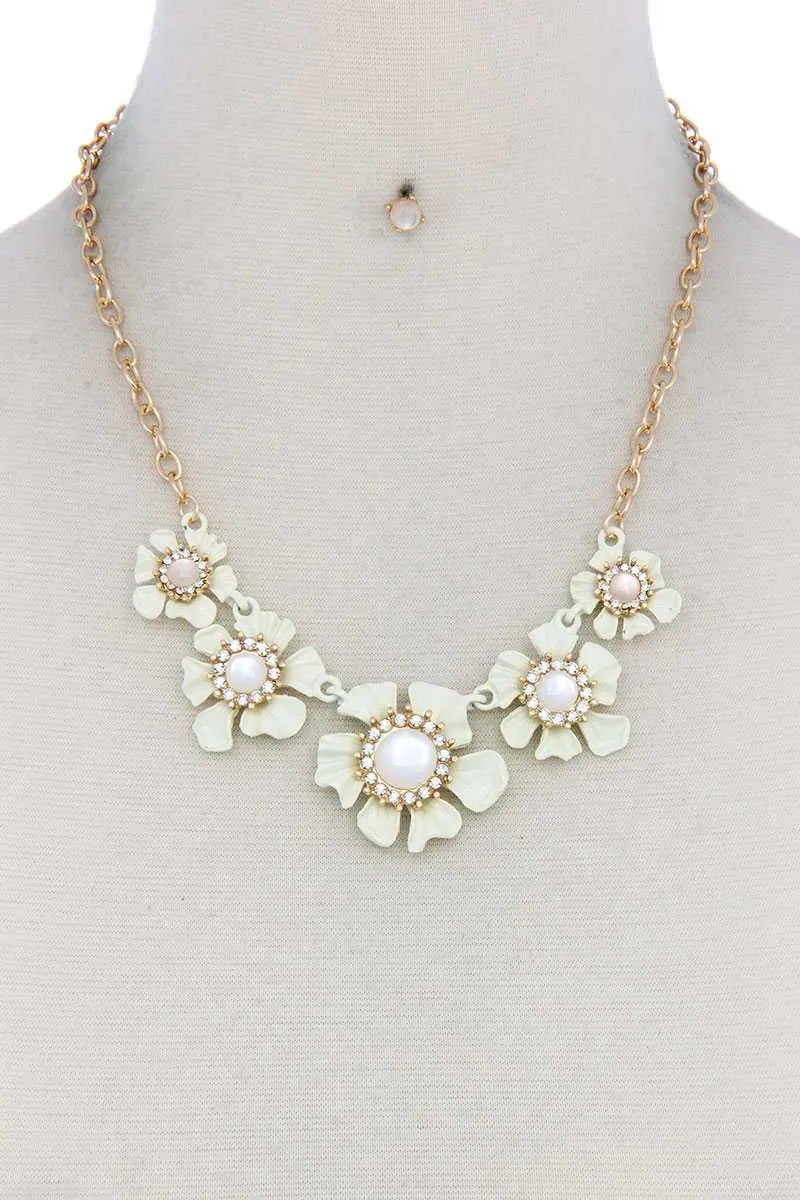 Floral Pearl Bead Necklace