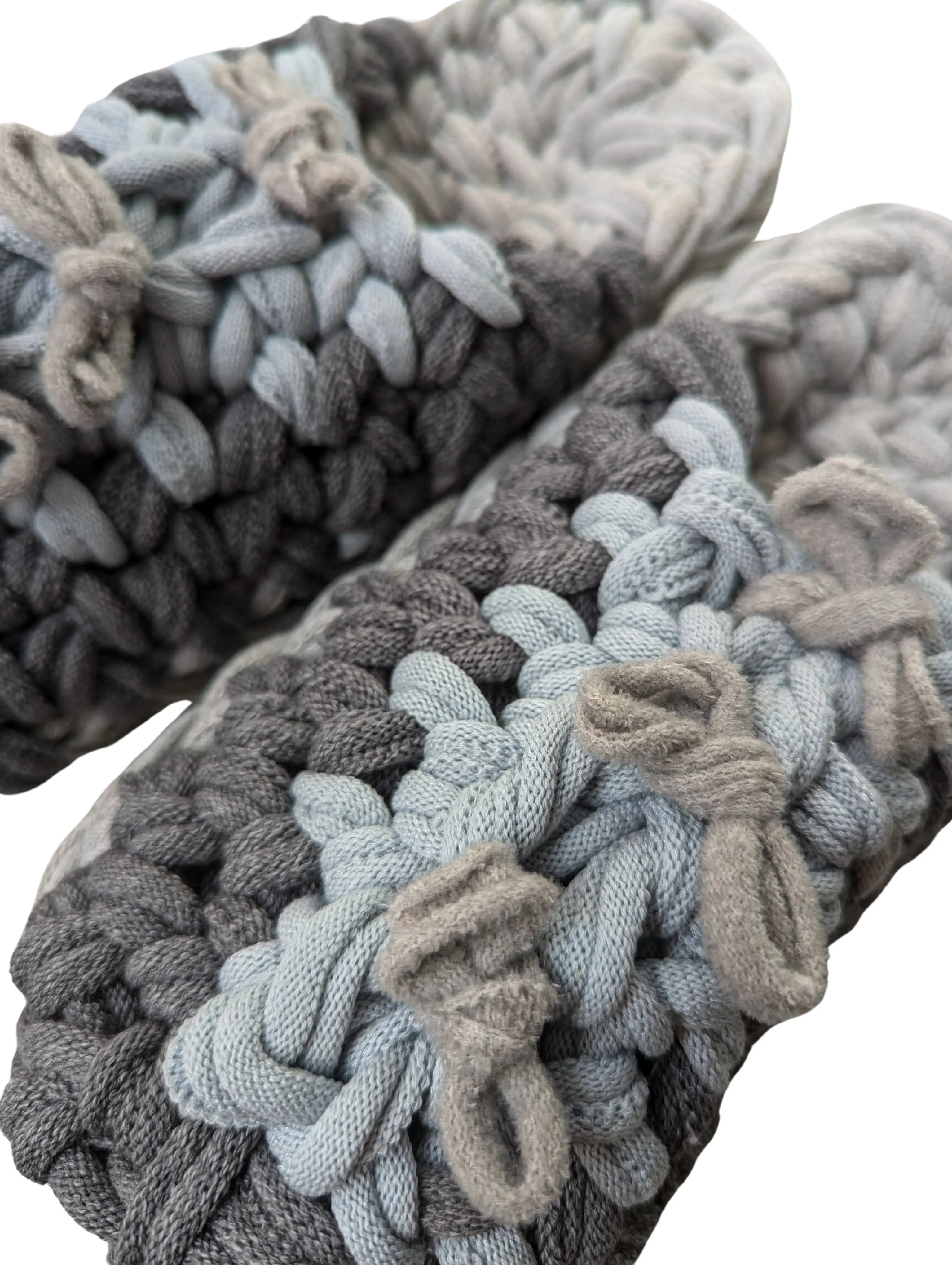 Medium | Knit up-cycle slippers 2024-M108 [Medium]