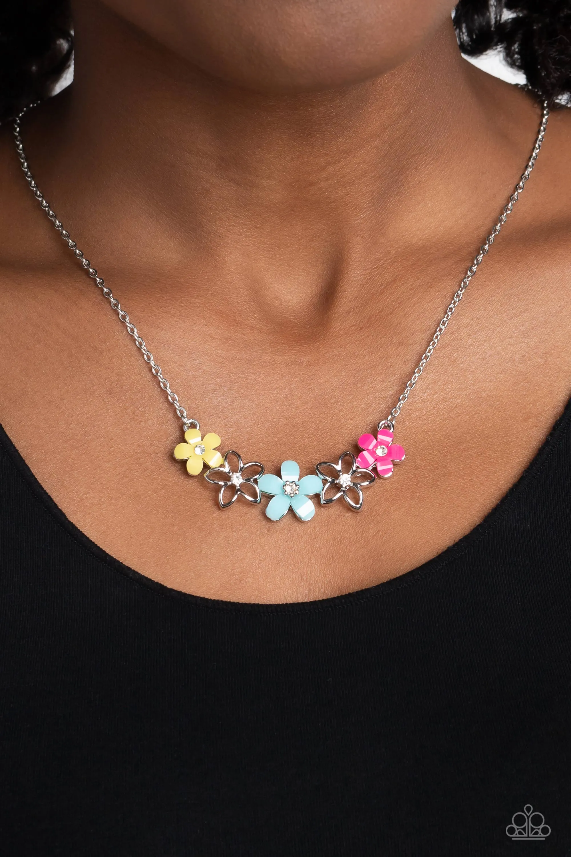 Necklaces WILDFLOWER About You - Blue